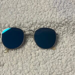 Stylish Blue Lens Sunglasses
